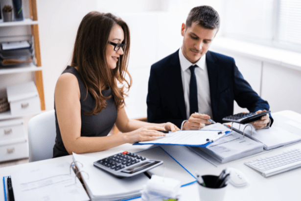 Teciomar Ábila explica quando e por que buscar um consultor financeiro para cuidar do seu futuro.