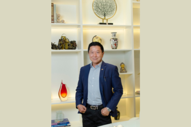 Formação e atualização constante diferenciam um bom profissional em cirurgia plástica, afirma Milton Seigi Hayashi.