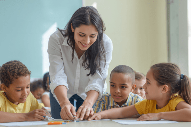 Aplicando teoria e prática na sala de aula, Sérgio Bento De Araújo explica como a aprendizagem baseada em projetos transforma o engajamento e o aprendizado dos alunos.