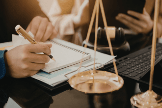 Reputação jurídica como construção cotidiana na advocacia cível e empresarial baseada em ética, consistência e resultados sólidos. Conteúdo de Hebron Costa Cruz de Oliveira.