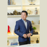 A cirurgia de orelha de abano envolve técnicas específicas de otoplastia e cuidados no pós-operatório, afirma Milton Seigi Hayashi.