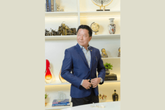 A cirurgia de orelha de abano envolve técnicas específicas de otoplastia e cuidados no pós-operatório, afirma Milton Seigi Hayashi.