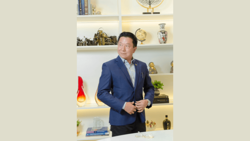 A cirurgia de orelha de abano envolve técnicas específicas de otoplastia e cuidados no pós-operatório, afirma Milton Seigi Hayashi.